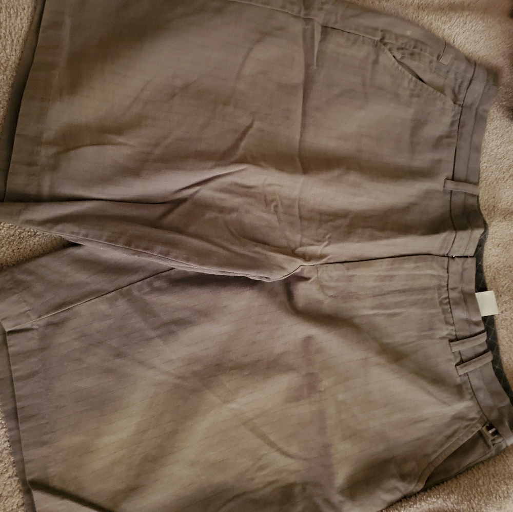 Ashworth golf shorts in great condition